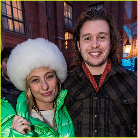 nick robinson girlfriend samantha urbani|Nick Robinson Girlfriend, Dating, Parents, Height, Net。